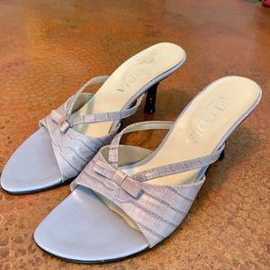 MELODIA Lavender kitten heels